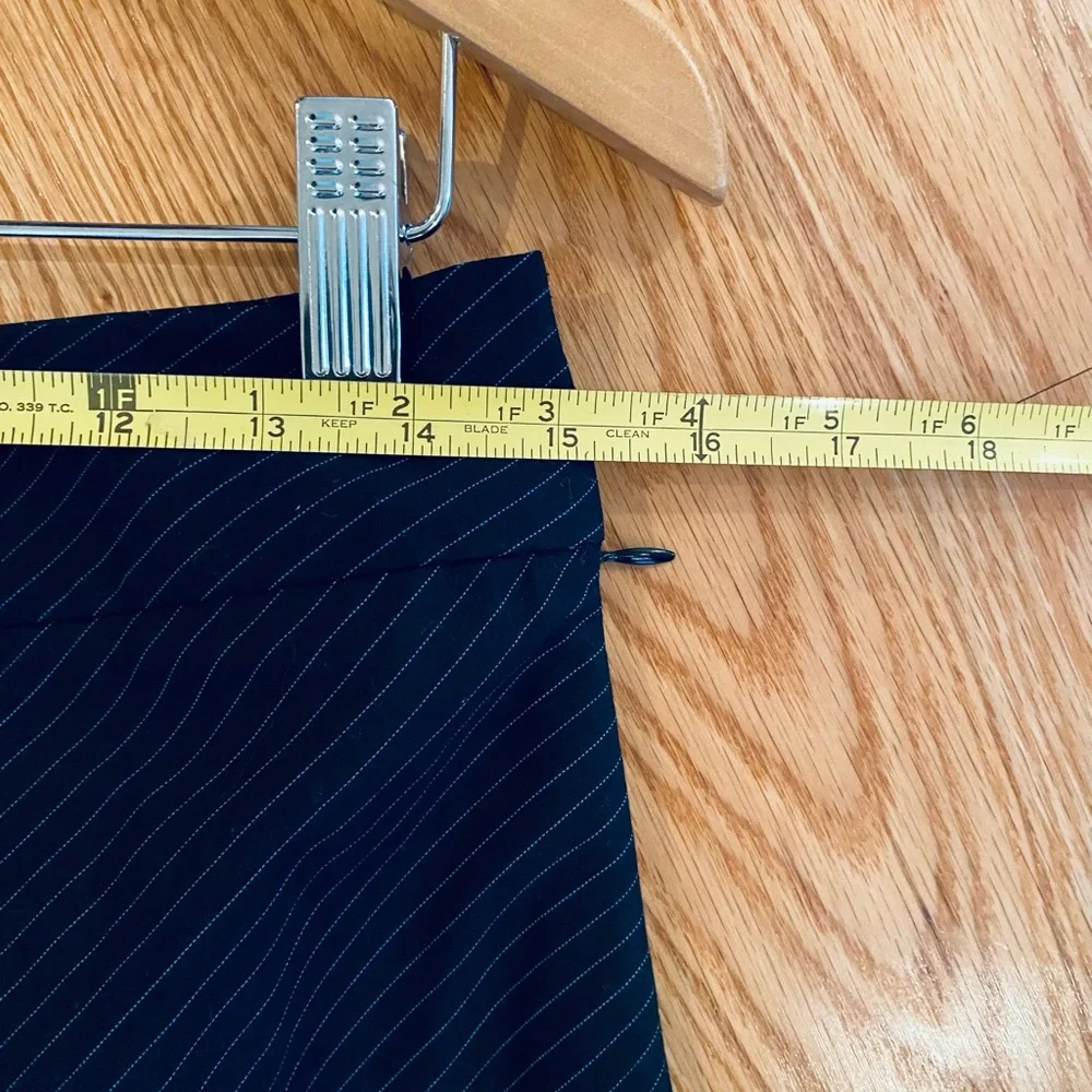 Ann Taylor - flounce pencil skirt - Picture 8 of 10